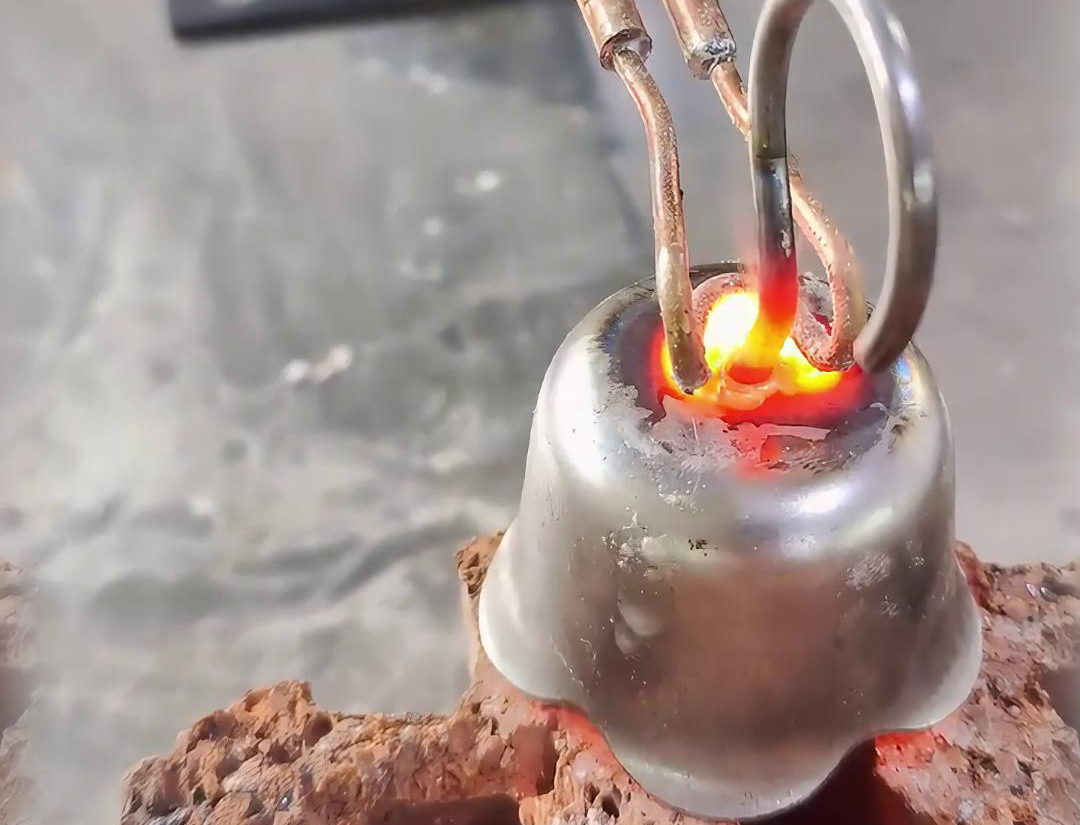 超高頻焊接機(jī)應(yīng)用于銅、鐵、鋁等各類(lèi)同種或異種金屬材料的焊接