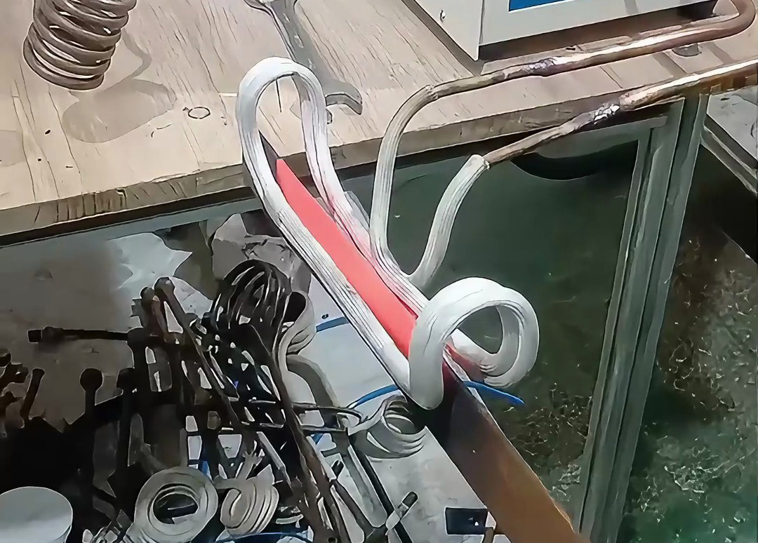 為啥高頻加熱機(jī)特適合鋼片局部退火？這幾個(gè)優(yōu)勢(shì)太適配了！