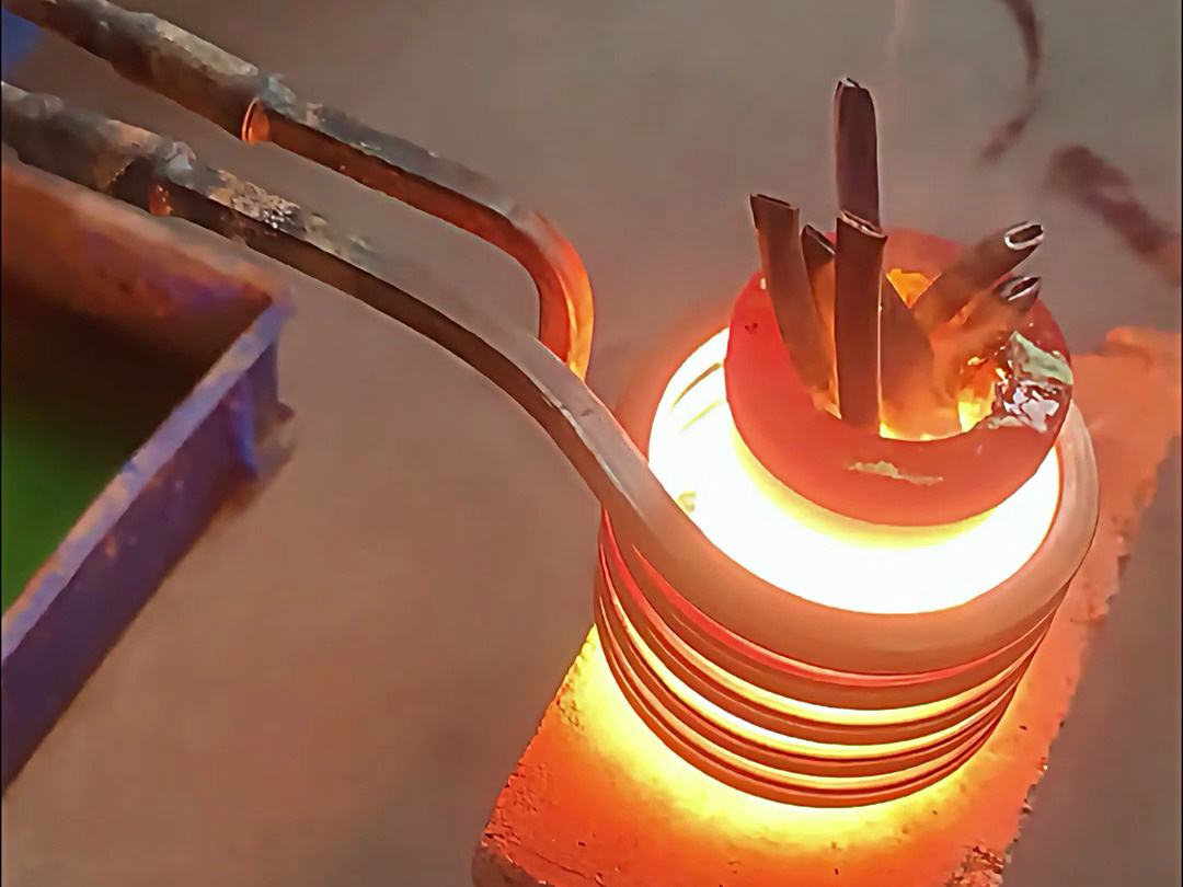 220V + 親民價(jià)！這款小型高頻熔煉爐適配貴金屬熔煉需求