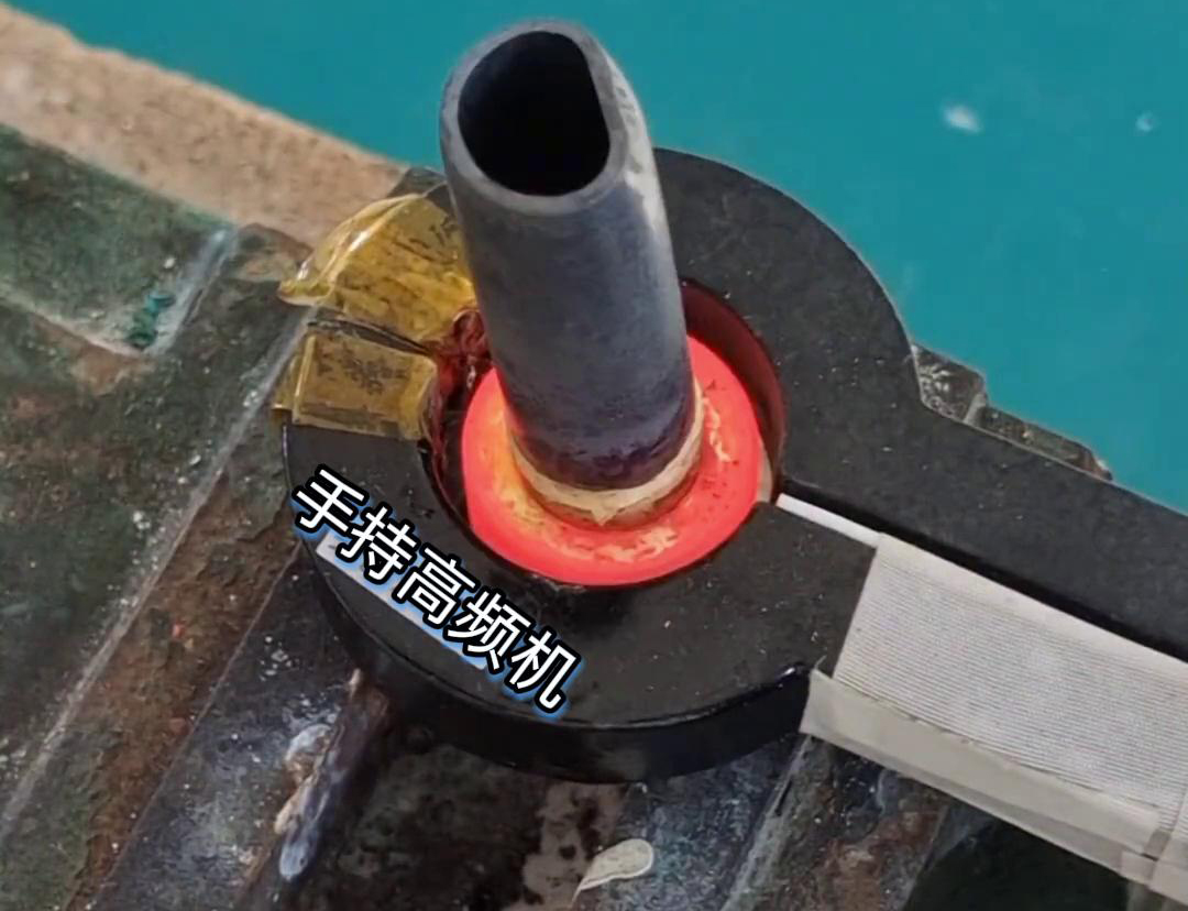 手持式高頻焊接機具有焊接速度快、焊接質(zhì)量高、操作簡單等優(yōu)點