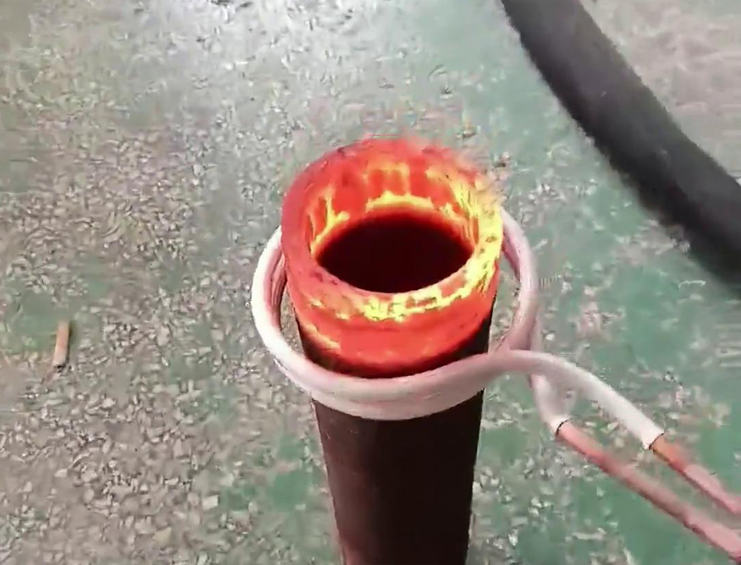 手持式高頻加熱機(jī)，輕便靈活，操作簡(jiǎn)便