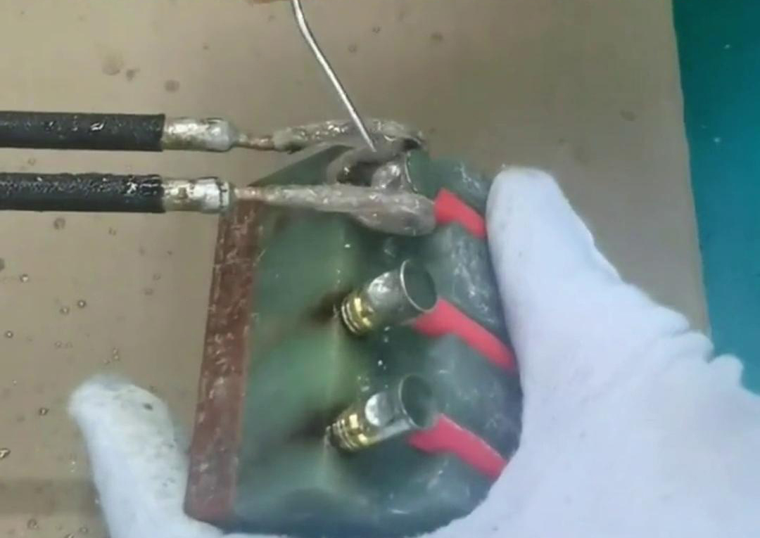 采用超高頻釬焊電線與銅端子的釬焊，這樣有效保障了其品質(zhì)，杜絕了虛焊假焊等因素