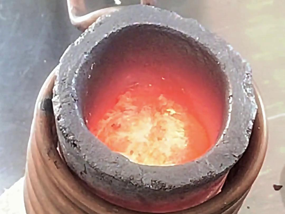 1公斤高頻熔煉爐在廢鋁熔煉打樣中具有高效、精準、靈活等優(yōu)勢