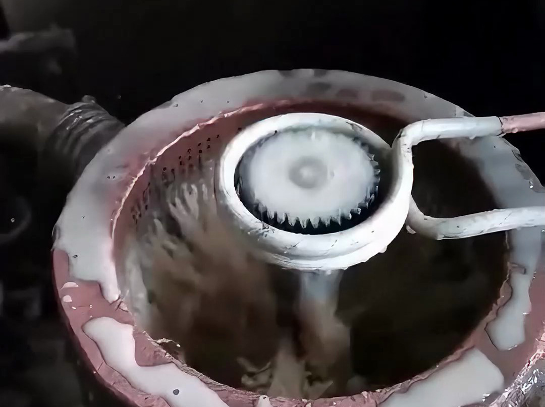 半自動高頻齒輪淬火工藝，操作簡單效率高！
